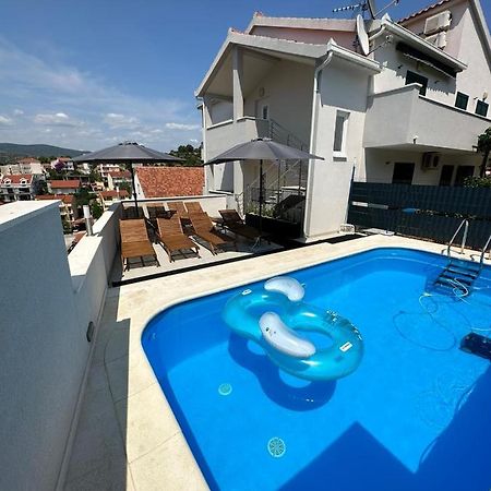Villa Milena-With A Pool 特罗吉尔 外观 照片