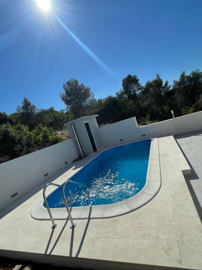 Villa Milena-With A Pool 特罗吉尔 外观 照片