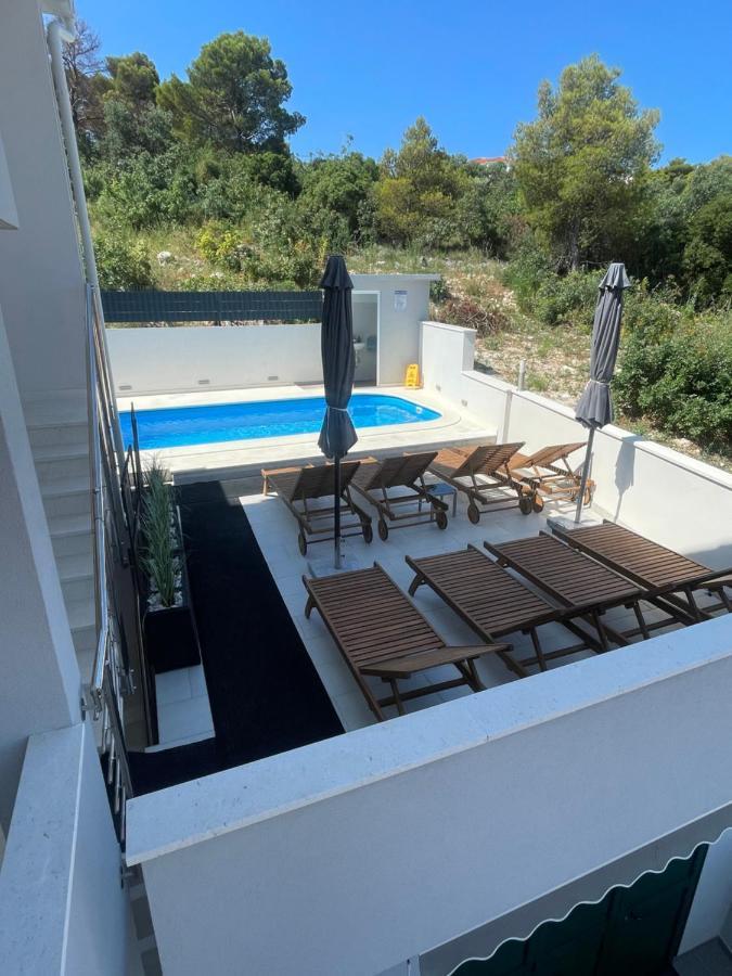 Villa Milena-With A Pool 特罗吉尔 外观 照片