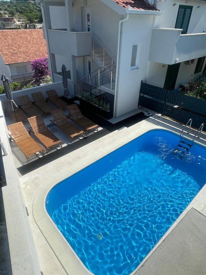 Villa Milena-With A Pool 特罗吉尔 外观 照片
